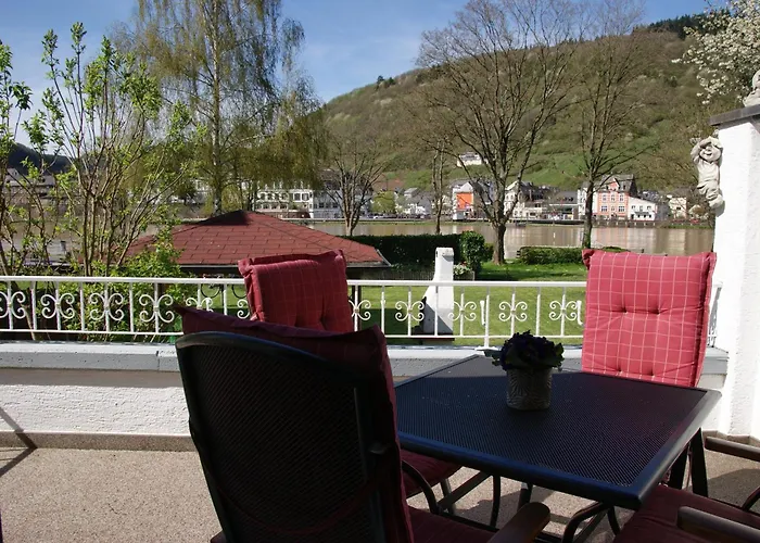 Moselblick - An Der Uferpromenade